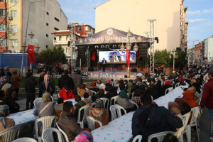 Gönül Sofralarının İlki Canbazlar Caddesi’nde Kuruldu